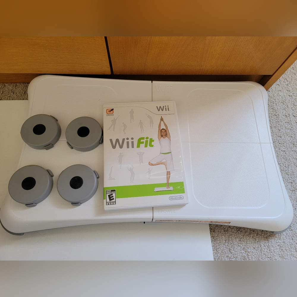 Wii Fit & Balance Board - Nintendo Wii Game